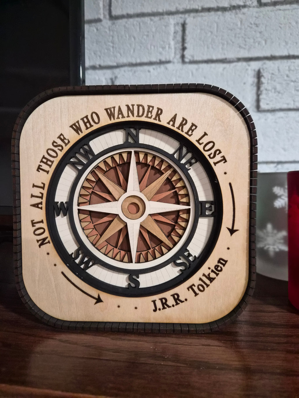 Compass Shelf Sitter